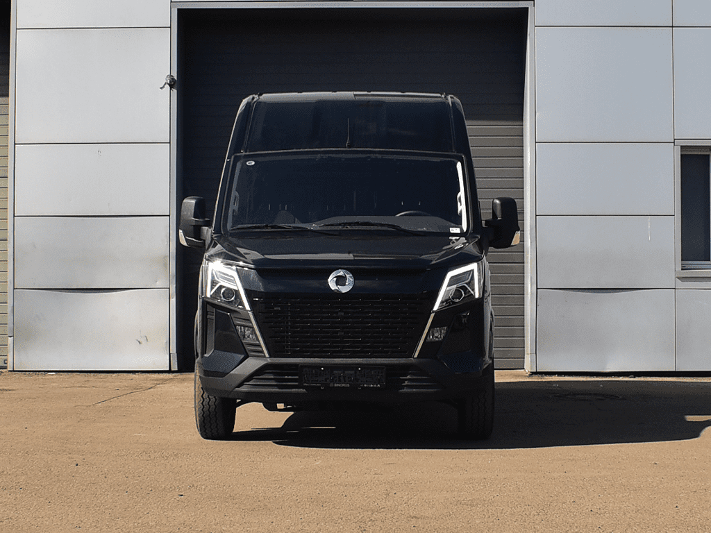Цельнометаллический фургон черный DongFeng
